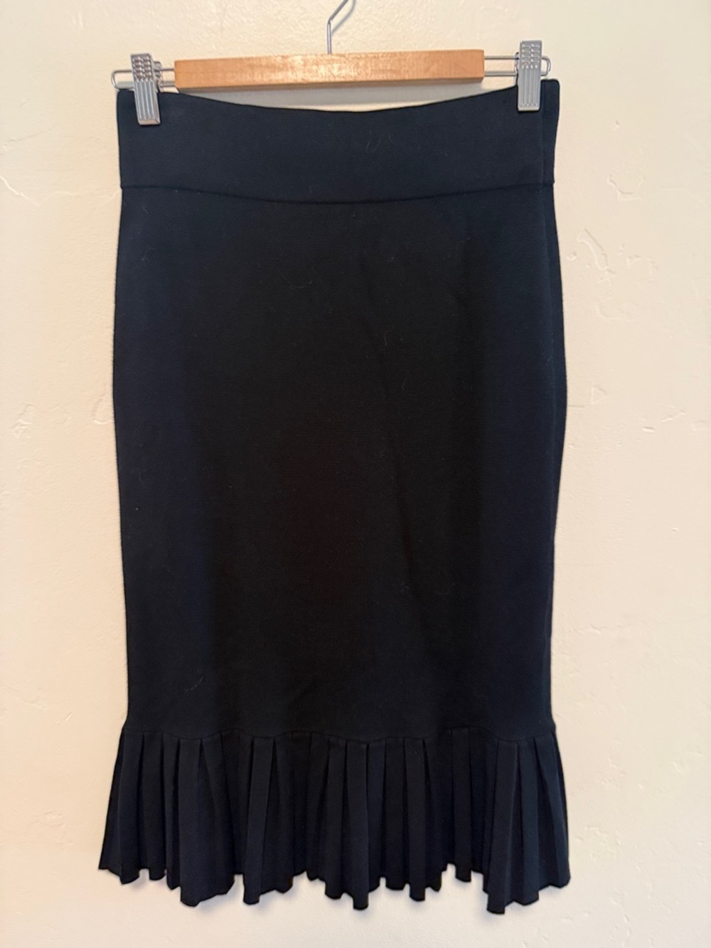 Club Monaco Black Pleated-Hem Pencil Skirt